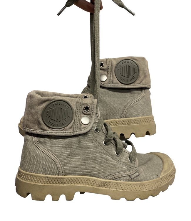 Vintage Shoes: Palladiums