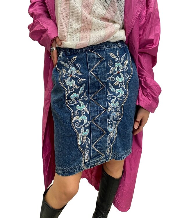 Vintage Skirts: Pencil Skirts