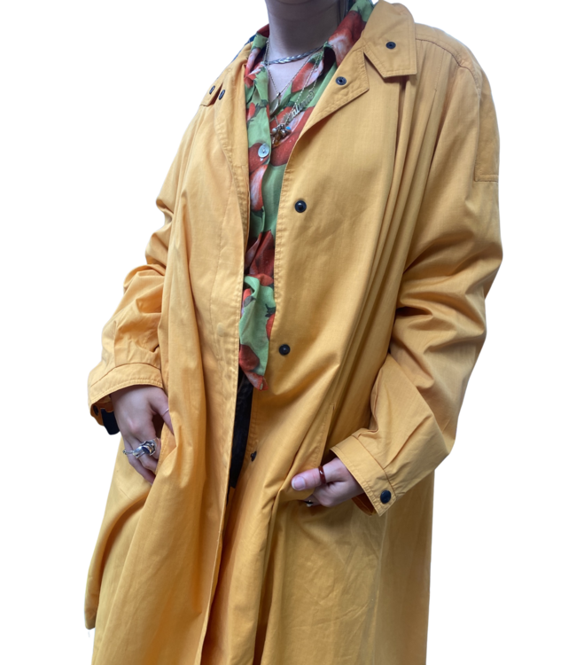 Vintage Coats: 90's Trench Coats Ladies