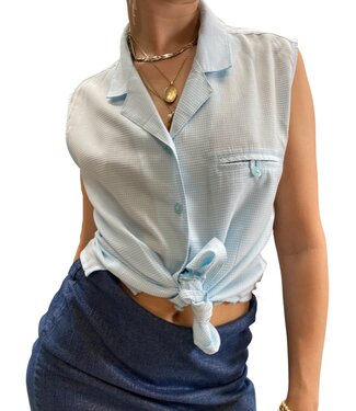 Vintage Tops: Sleeveless Blouses