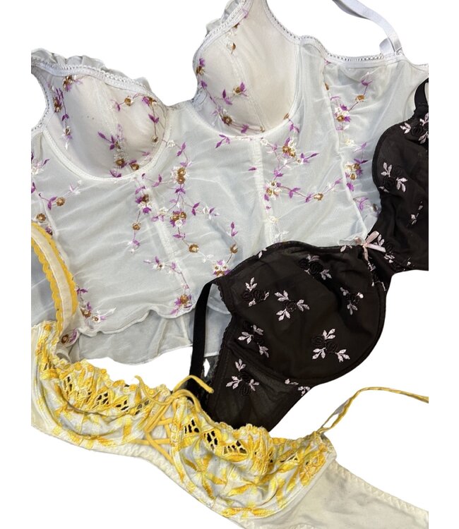 Vintage Sets & Suits: Y2K Bra's