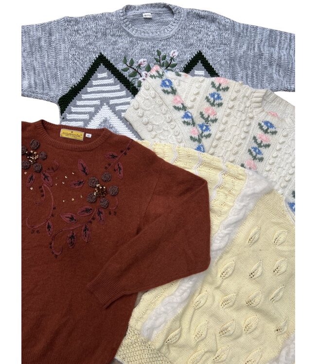 Vintage Knitwear: Application Jumpers / Cardigans Ladies