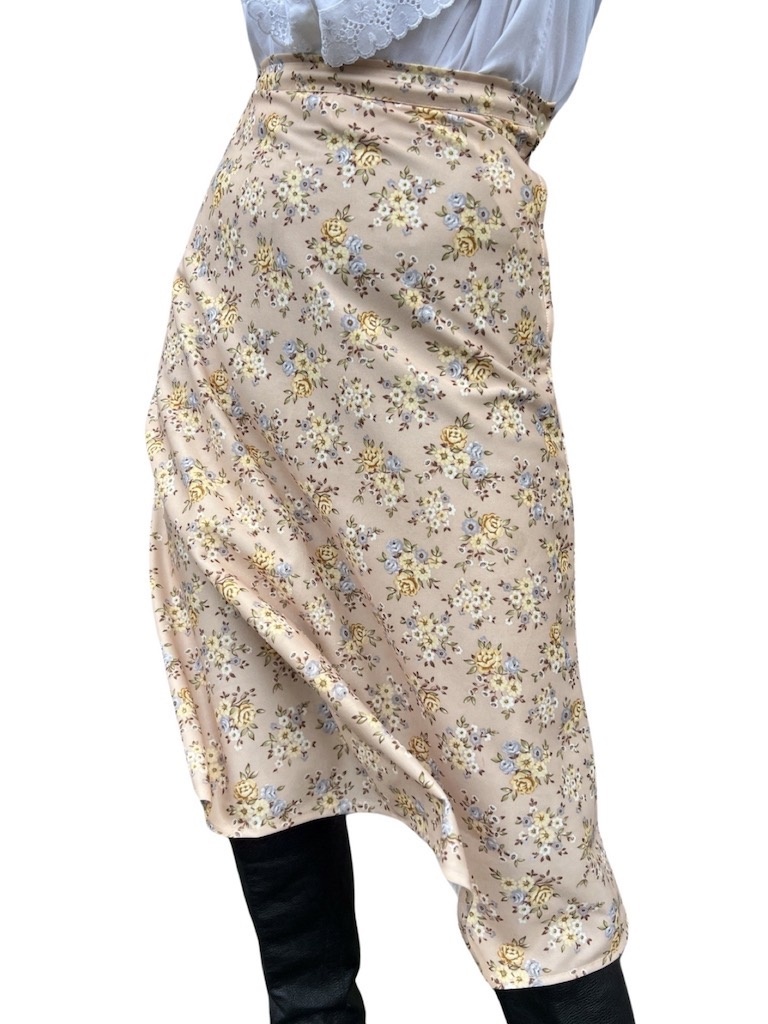 Robe De Cocktail RARE VINTAGE Des Années 1960 En Crêpe De Rayonne Noire