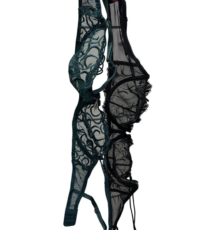 Vintage Sets & Suits: Vintage Bra's