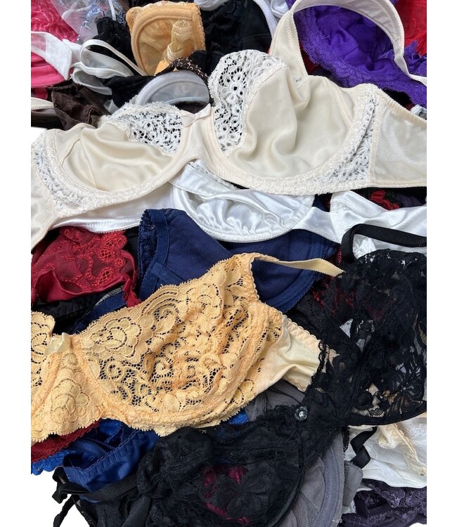 Vintage Sets & Suits: Vintage Bra's