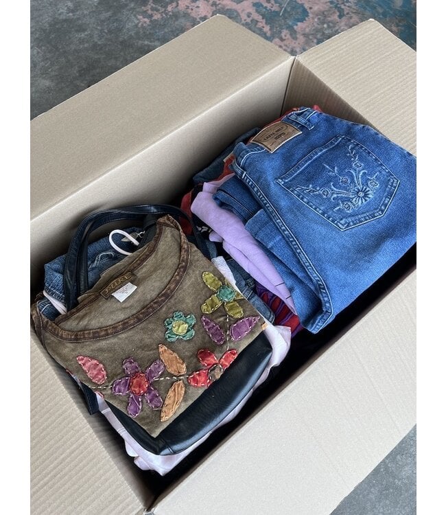 Curated Vintage Box: Y2K Summer Mix (40kg)