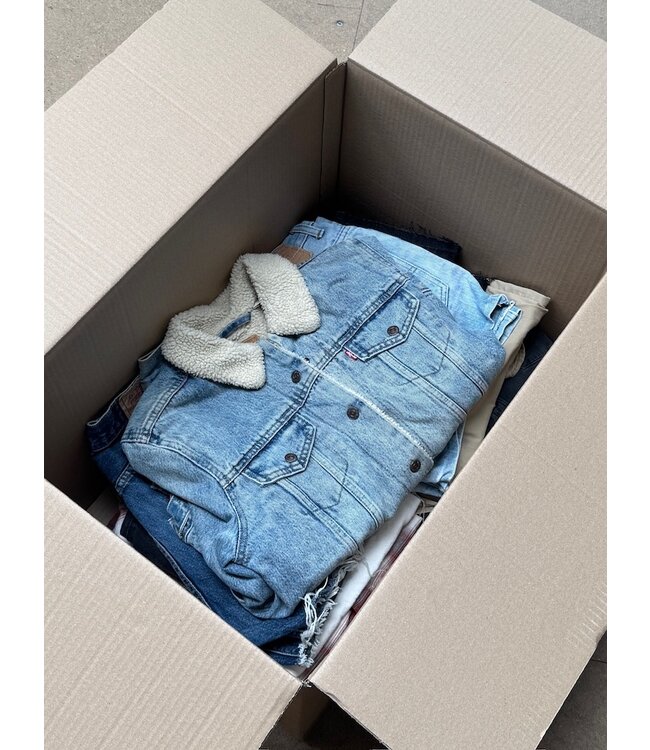 Curated Vintage Box:  Levi's Mix (40kg)