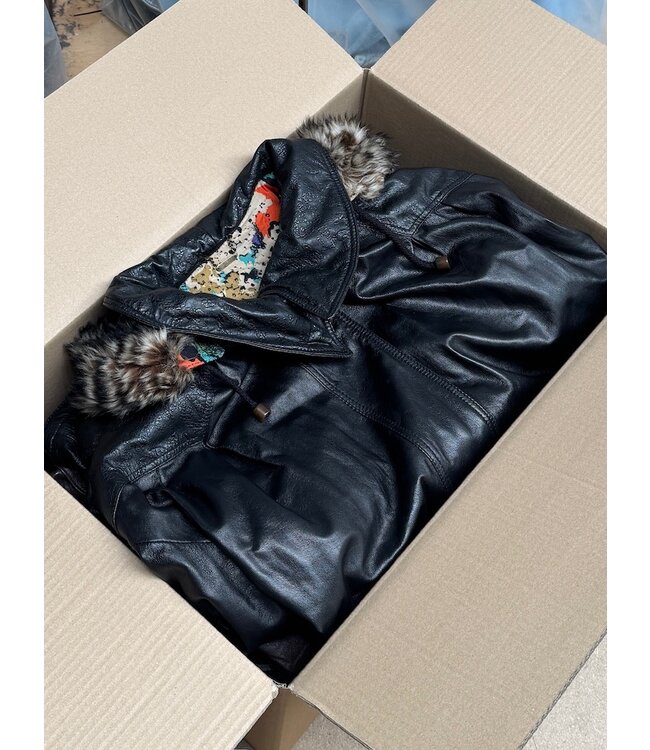 Curated Vintage Box:  Leather Mix (40kg)