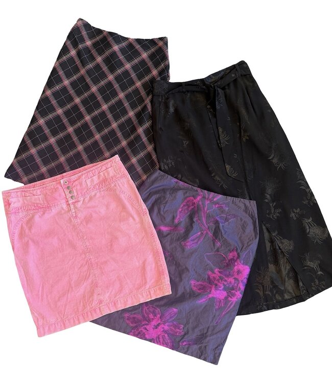 Vintage Skirts: Pencil Skirts