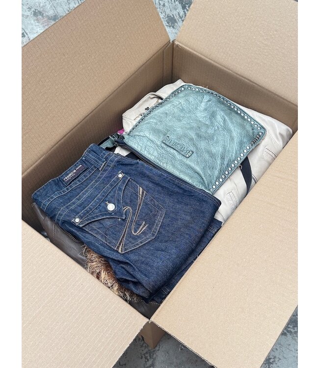 Curated Vintage Box: Y2K Fall / Winter Mix (40kg)