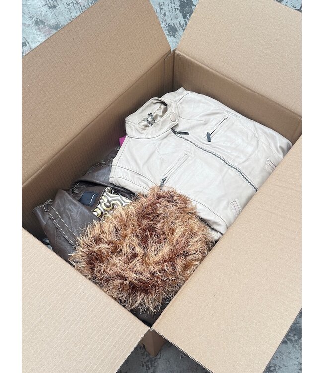 Curated Vintage Box: Y2K Fall / Winter Mix (40kg)