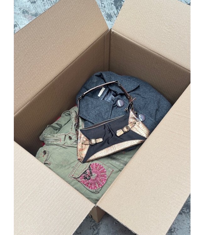 Curated Vintage Box: Y2K Fall / Winter Mix (40kg)
