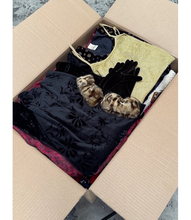 Curated Vintage Box: Festive Season