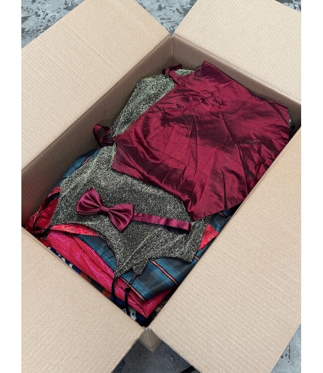 Curated Vintage Box: Festive Season