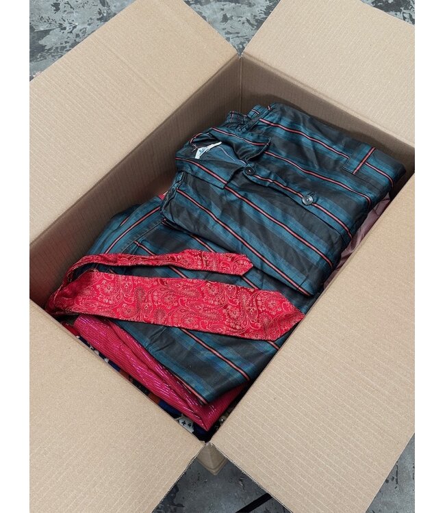 Curated Vintage Box: Festive Season