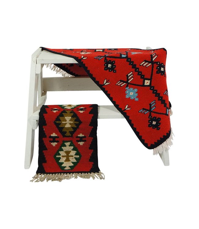 Vintage Carpets: Small Persian / Moroccan Carpets