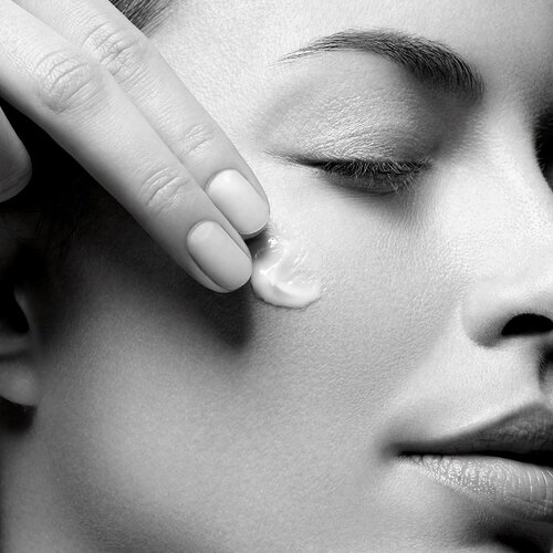 Eye specifics.Dark circles, puffiness and wrinkles