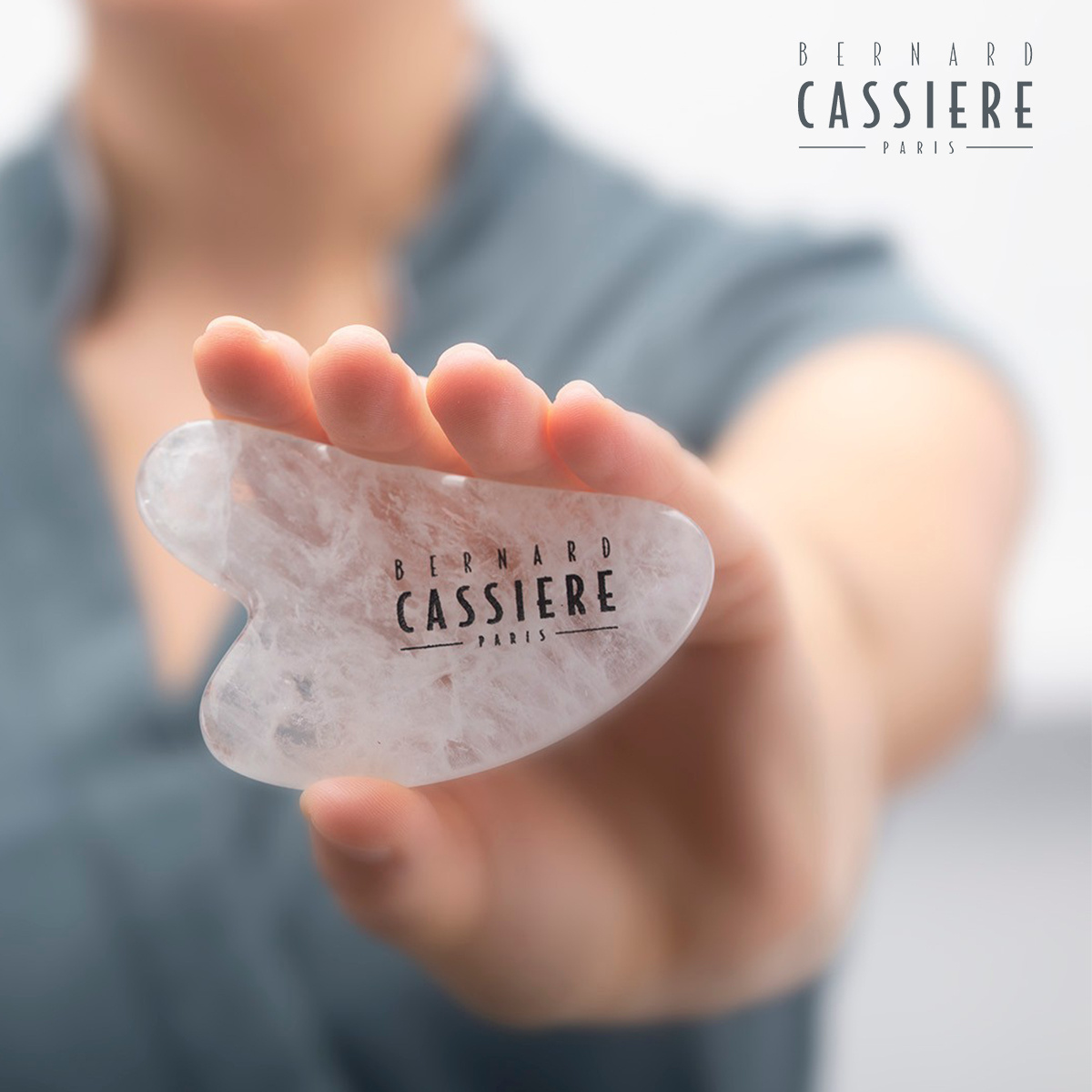 Bernard Cassière Bernard Cassiere Dull skins DETOX care  Detox Night Concentre 30ml + kwartskristal Gua-Sha stenen.