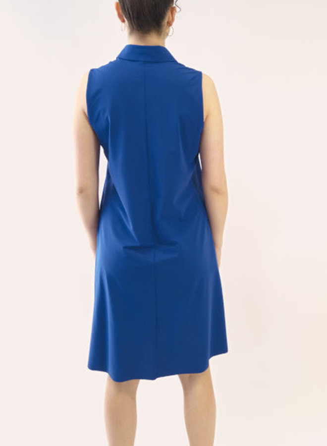 Ärmelloses Kleid aus Technostretch *blau