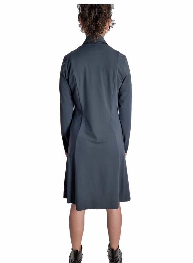 Tailliertes Kleid aus Stretch *grey