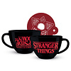 Stranger Things The World Is Turning Upside Down - Mug à Cappuccino + Pochoir