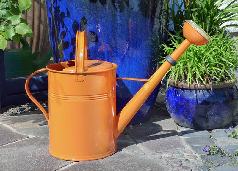 Château Bordeaux Gießkanne orange, Metall - Gärten für Auge & Seele