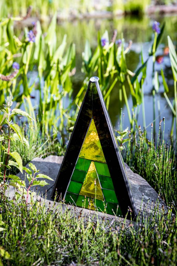 handgefertigter Lichtfänger aus Glas, Pyramide