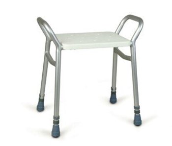 La douche est avec deux jours de supports de bras