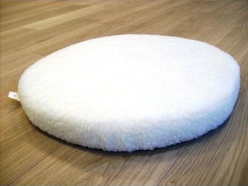 Turntable with pillow