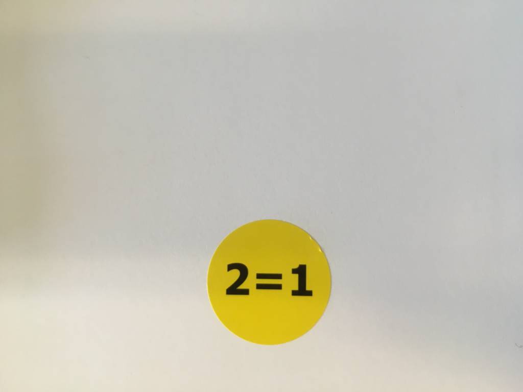 Afprijsetiket rond 2=1, foto 2 van 2