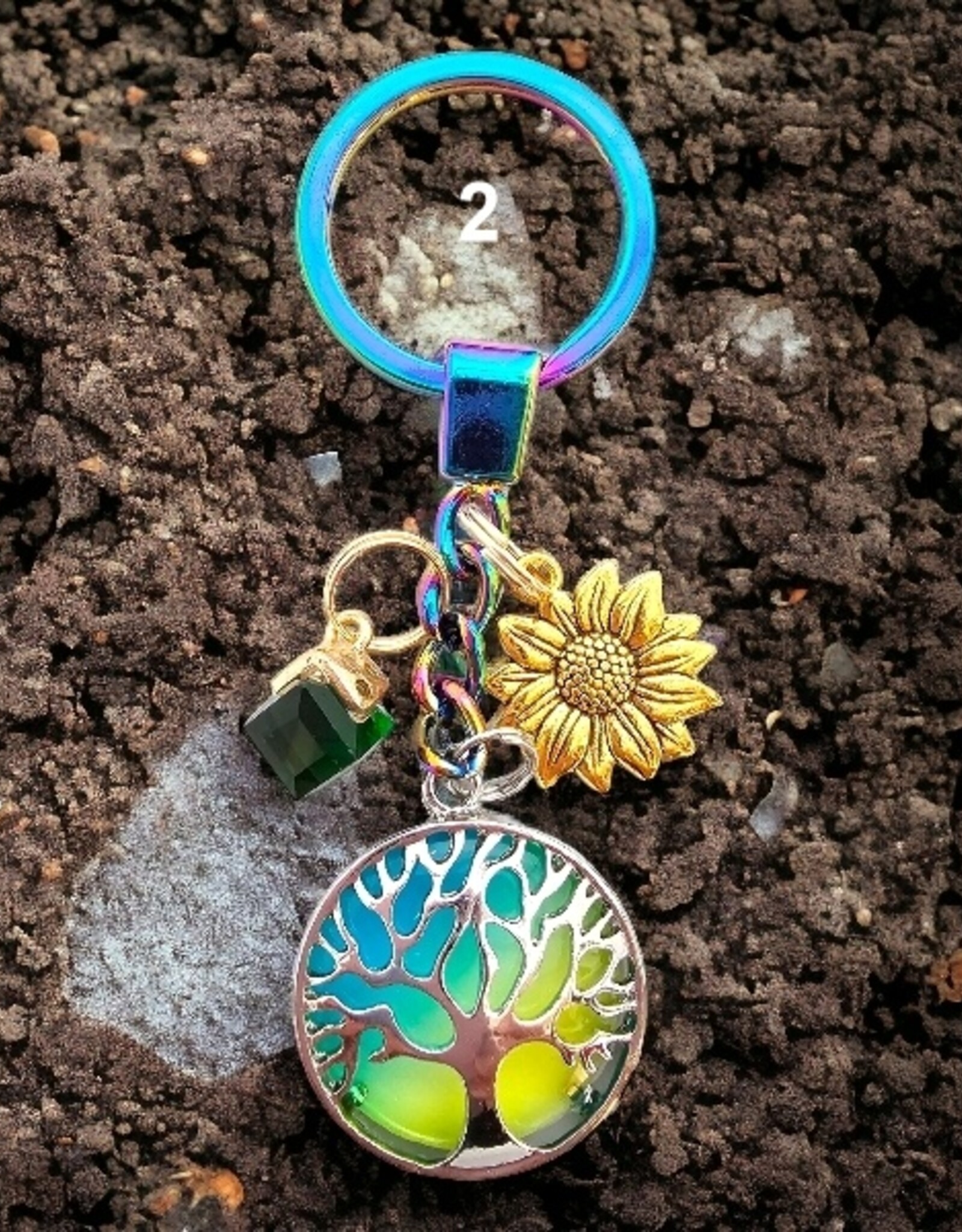 Schlüsselanhänger farbiger Kristall mit Lebensbaum inkl. Gravur