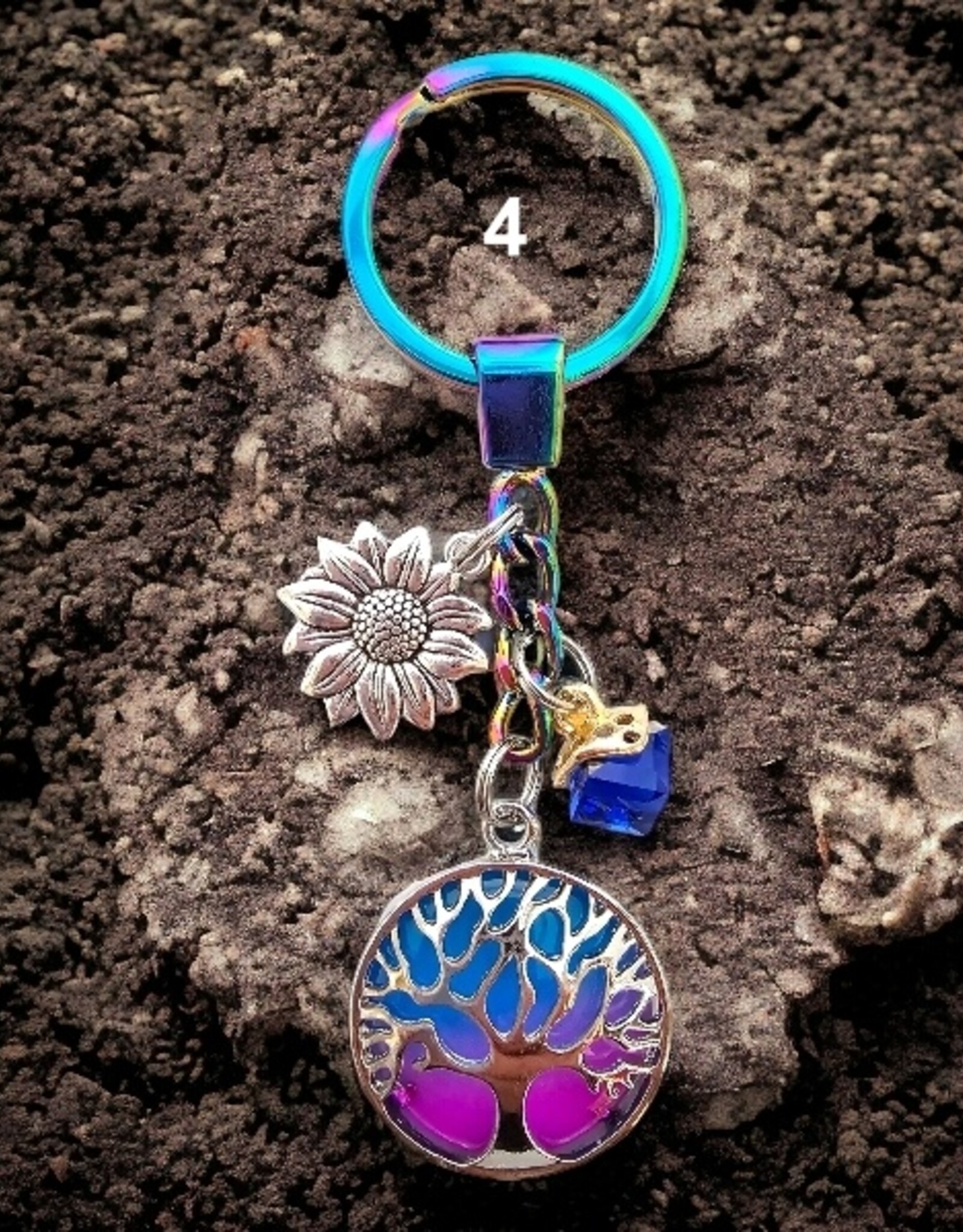 Schlüsselanhänger farbiger Kristall mit Lebensbaum inkl. Gravur