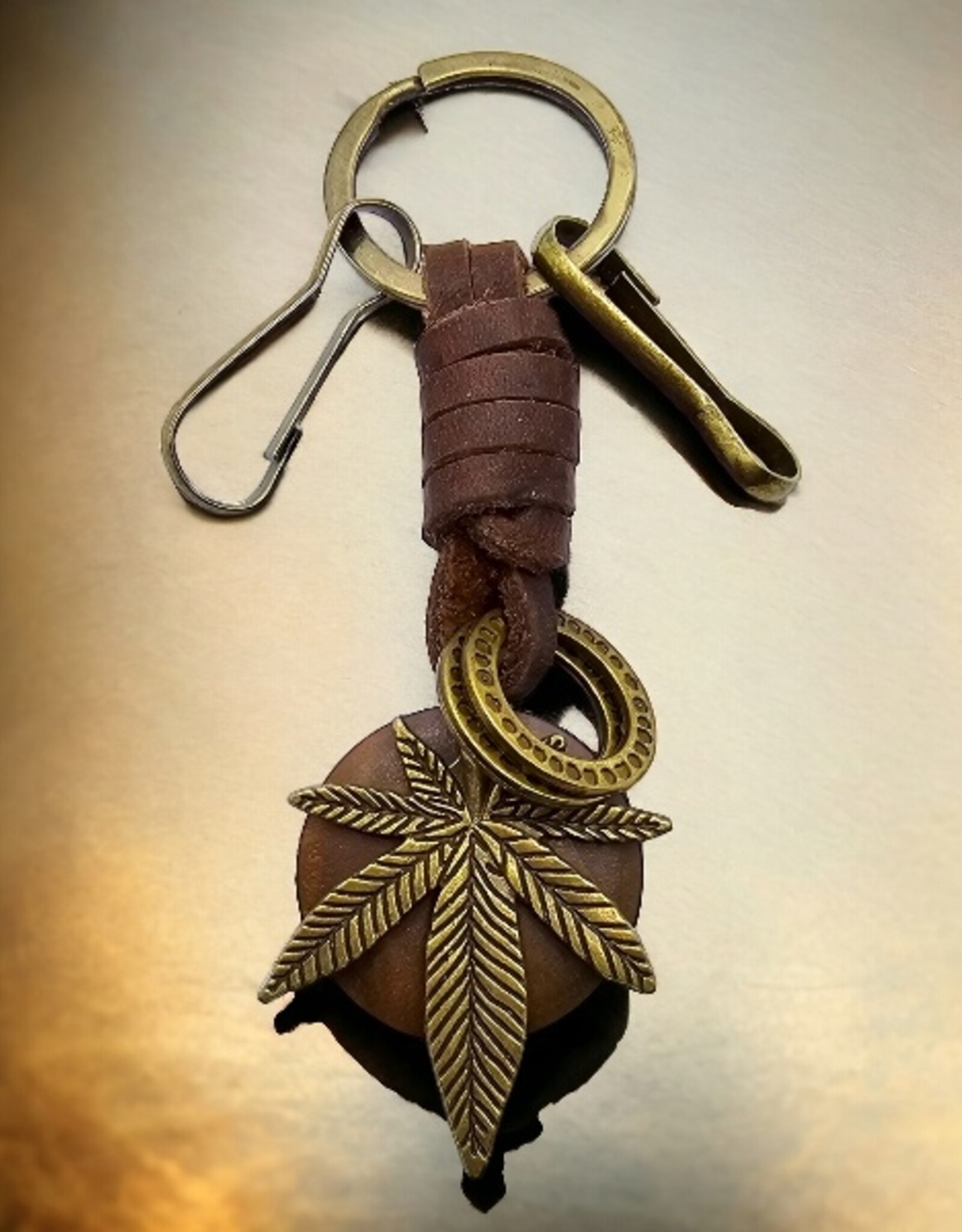 Schlüsselanhänger mit Leder und Schmetterling inkl. Gravur