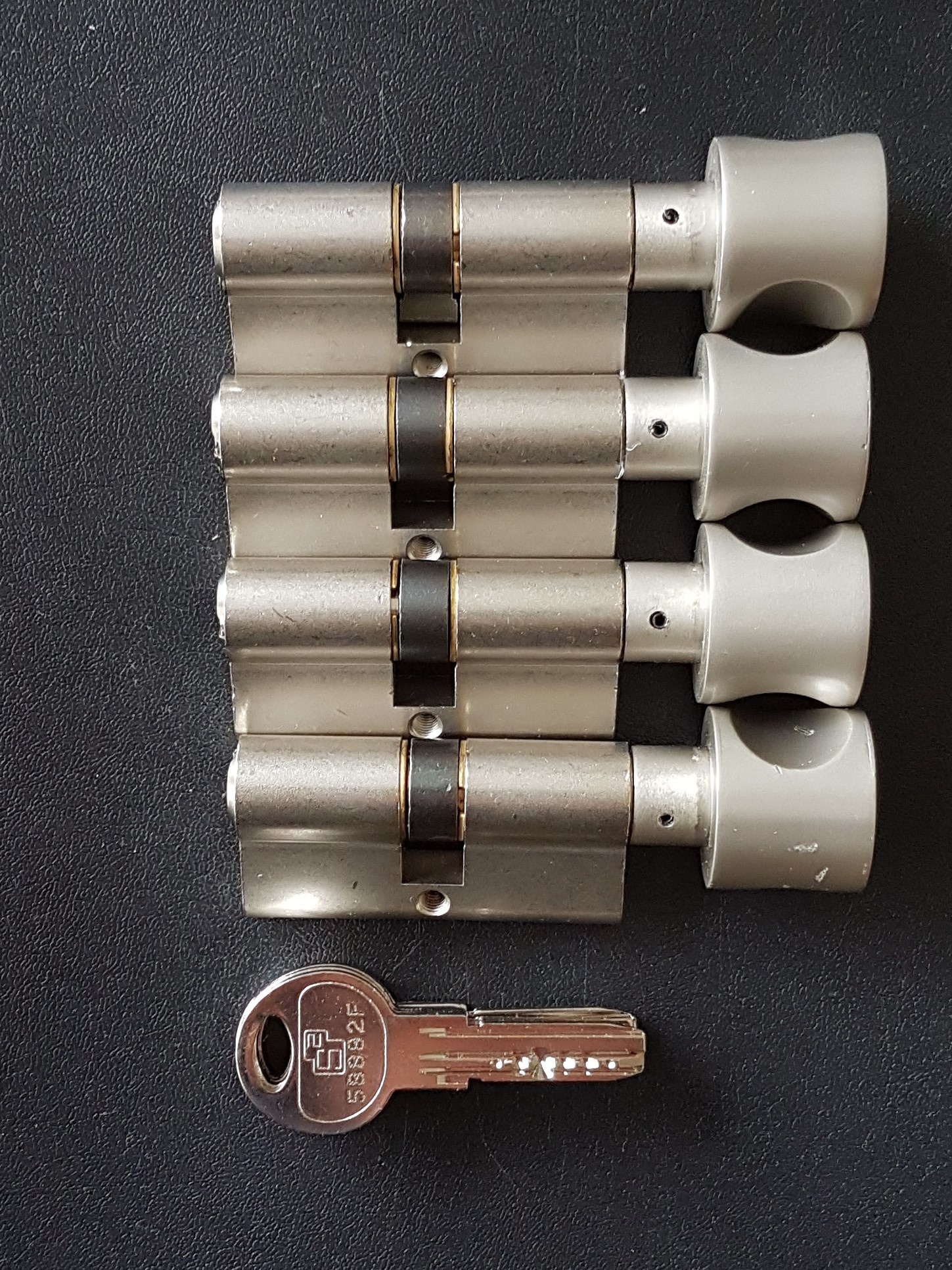 S2skg**F Knopcil  75 mm knop45-30 3 keersleutels