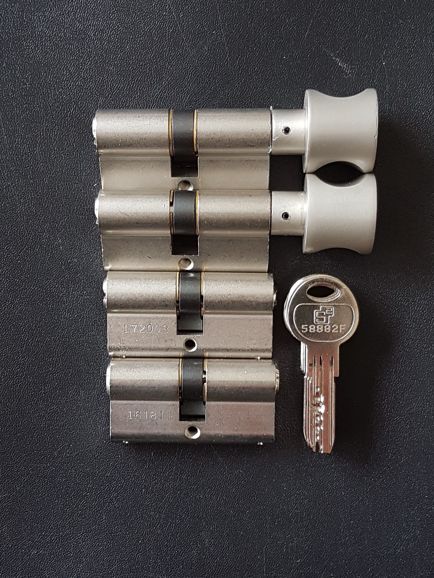 S2skg**F Knopcilinder 120 mm  knop60-60 3 keersleutels