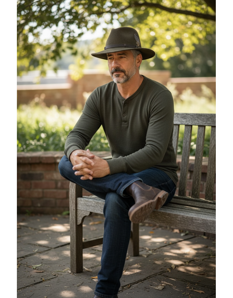 Hatland Outdoorhut Traveller mit Feder Olivgrün