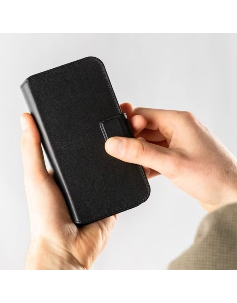 Accezz iPhone 16/Pro/Pro Max/e 2-in-1  Handyhülle Cognac