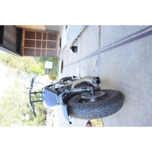 Suzuki Intruder 1400 vs