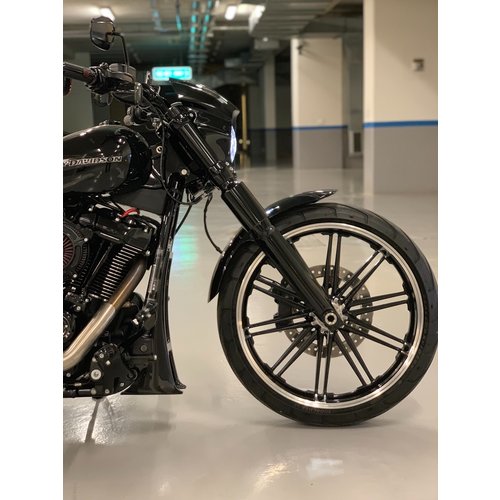 Killer Custom "Agressor" - Topkuip 18-19 Softail FXBR / S Breakout