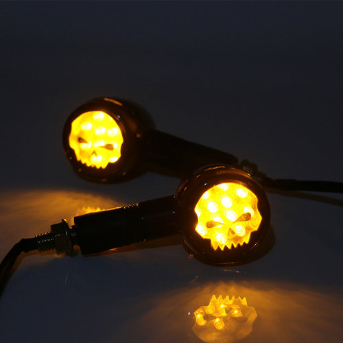 LED Custom Black & Smoke Indicators SCHÄDEL