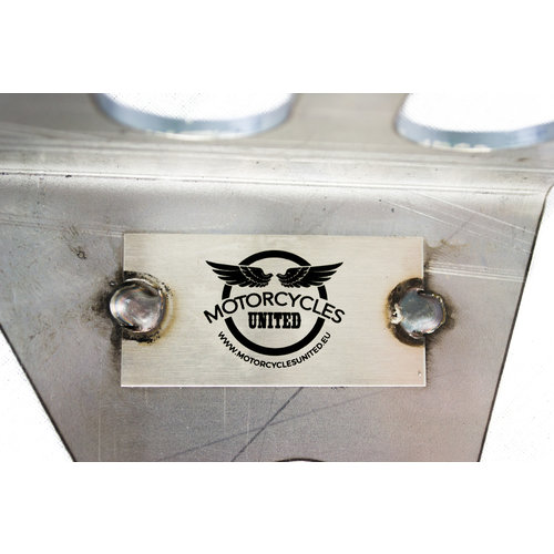 MCU Side Mount "Slotted" met kentekenplaatverlichting