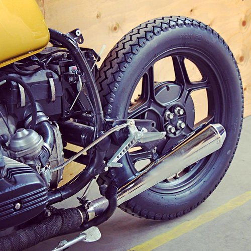 Avon AM7 Classic/Vintage Motorcycle Tire 400-19 65H 