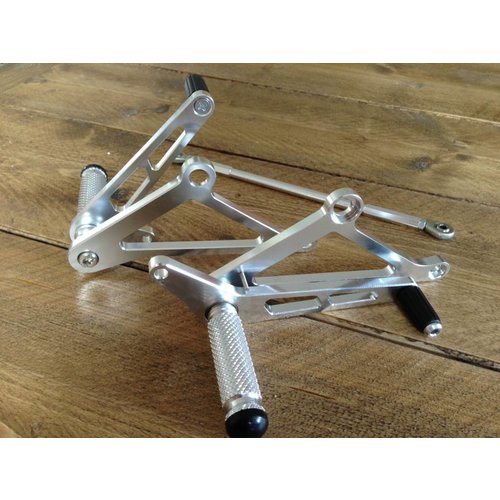 Universal Aluminium Fußrastenanlage Chrome Typ 2