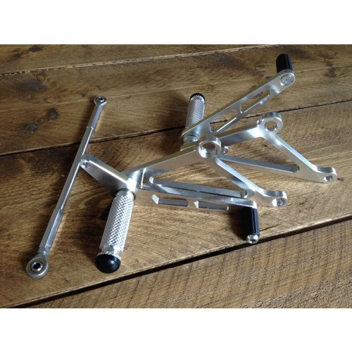 Universal Aluminium Fußrastenanlage Chrome Typ 2