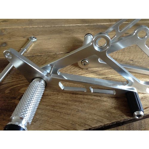 Universal Aluminium Fußrastenanlage Chrome Typ 2