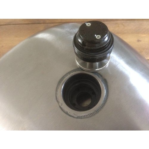 Teardrop Custom Tank mit Aufstelldeckel