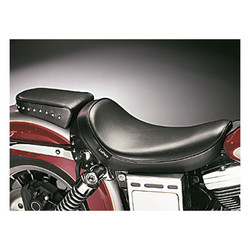 Sanora solo seat - Smooth with skirt 04-05 Dyna FXDWG