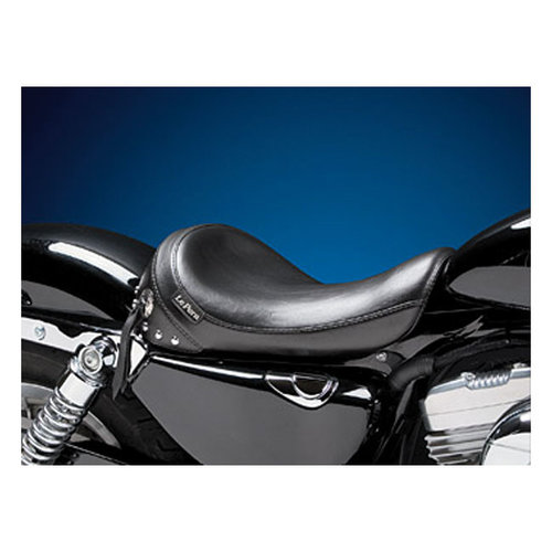 Le Pera Sanora solo seat - Smooth with skirt 04-21 XL (excl. 07-09 XL) with 4.5 gallon fuel tank