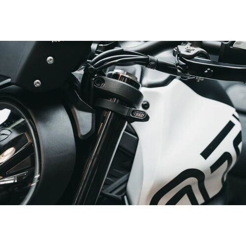 Motoism Pince de Fourche Type-Four avec Clignotant Intégré | (Choisir la Taille)