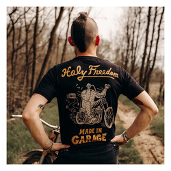 Yeti T-Shirt | Black | Choose Size